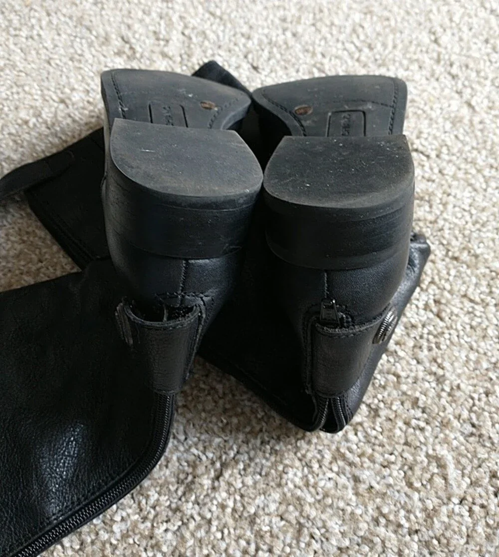 Arturo Chiang classic black